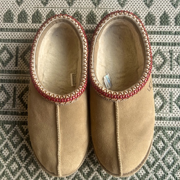 UGG Tasman with Plush Interior - Sand - Picture 1 of 10